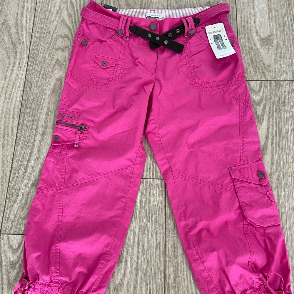Yessica women cotton capris pants. Size:Small. New with tags.